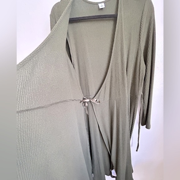 Wrap around dress Olive color Size XL - Picture 5 of 5
